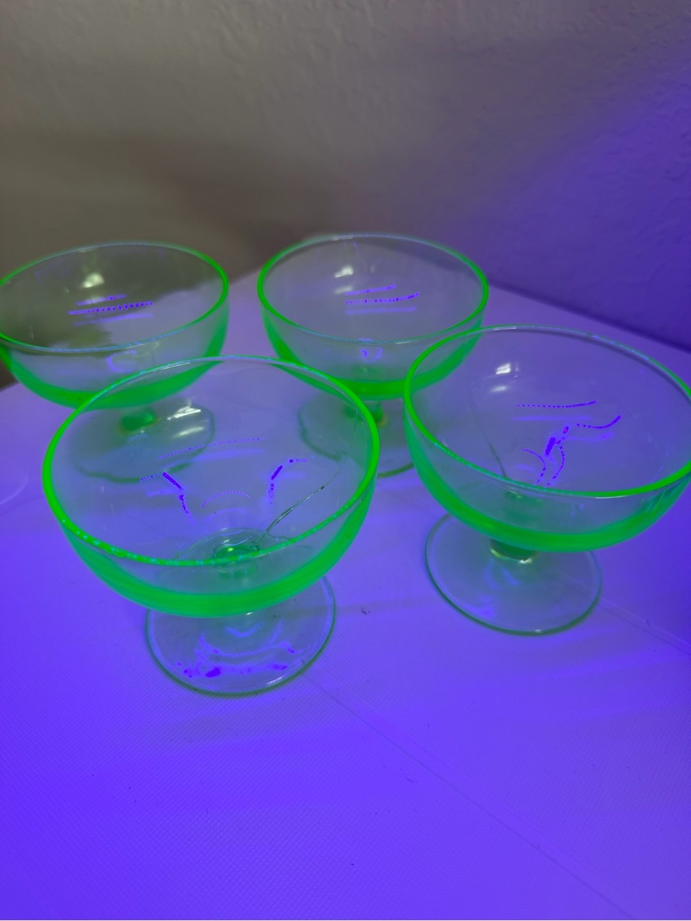 Set of 4 Green Glass Dessert Coupes - Bright Green Serveware